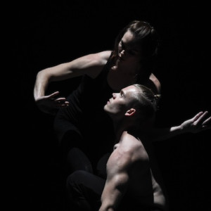Erynne Mulholland & Andrew Searle. Choreography Huang Yi. Photo: Leigh Turner, Bottlebrush Studio.
