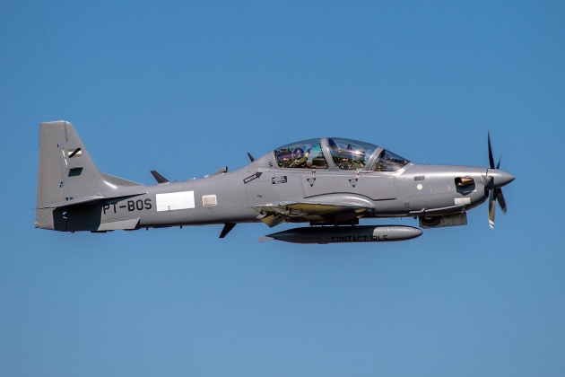Embraer has delivered the first two A-29 Super Tucano to the Uruguayan Air Force. The aircraft are part of a program to renew the fleet and expand FAU's operational capabilities, like airspace and border protection.

Credit: Embraer