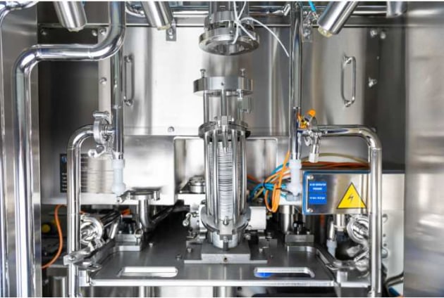 Angelus 12V can seamer: Reduced changeover effort; output of up to 1800 cans/min