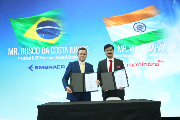 Bosco da Costa Junior, President & CEO of Embraer Defense & Security and Vinod Sahay, Member of Group Executive Board, Mahindra Group celebrate Strategic Alliance to Introduce the C-390 Millennium to India.

Credit: Embraer