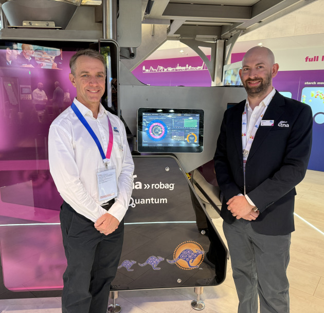 Engineers and innovation experts: Darren Alchin and Simon Hill in front of the tna robag Quantum launched at interpack.