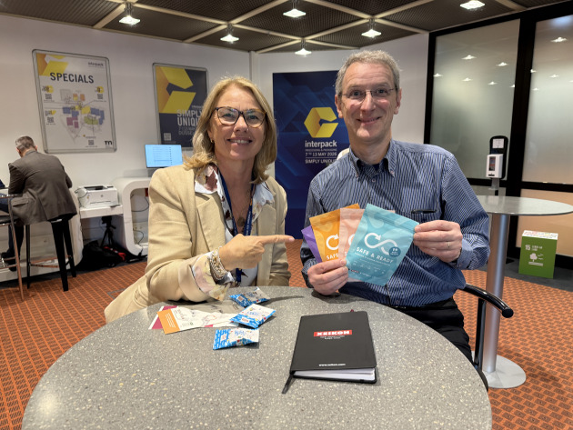 Frank Jacobs of Xeikon dropped in to the interpack press office to share the digitally printed mono-PP high barrier piuch success story with PKN.