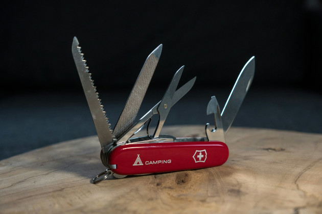 Swiss Army knife. Maciej Karoń/Unsplash