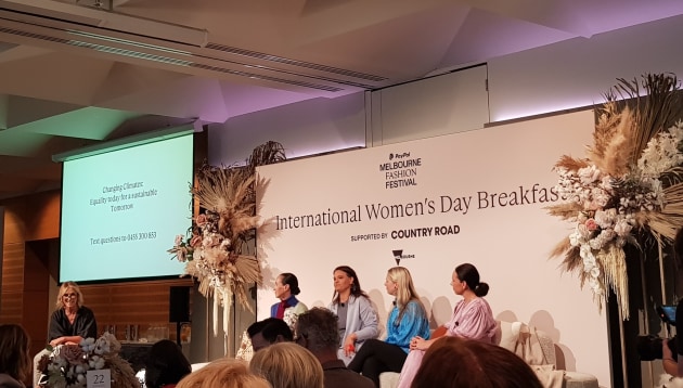 L to R: Country Road MD Elle Roseby, Harper’s Bazaar features and fashion news director Patty Huntington, sustainability strategist
Julie Boulton, author and founder of Wardrobe Crisis Clare Press and Cox Inall Ridgeway and founder of online community Australian Indigenous Fashion, Yatu Widders Hunt.