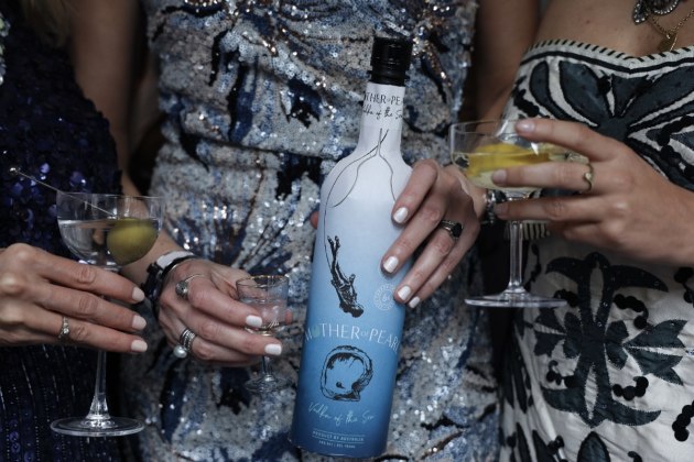 Mother of Pearl gin and vodka brands in the Frugal Bottle.