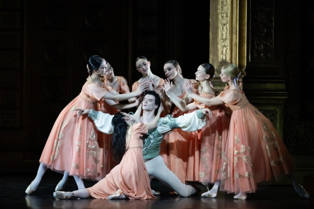 Sae Un Park and Paul Marque in Rudolf Nureyev&rsquo;s Romeo and Juliet, Paris Opera Ballet. Photo: Julien Benhamou / OnP