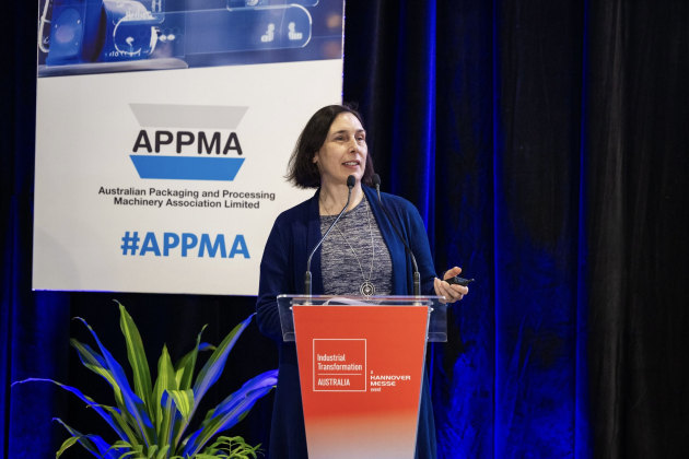 Sandra Dal Maso speaks at CeMat on APCO's 2030 Strategic plan and packaging regulatory reform.