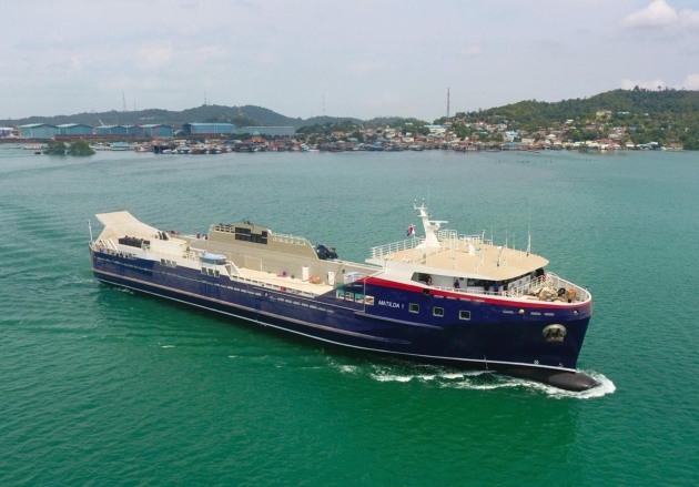 SeaTransport's amphibious transport ship has commenced contractor sea trials ahead of delivery. It is also soon to enter service with the US military.

Credit: SeaTransport