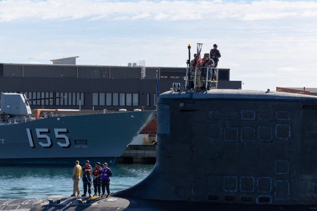 Members of USS Minnesota crew stand-by as the submarine prepares to come alongside Fleet Base West in Western Australia.

Credit: Defence / ABIS Connor Morrison
