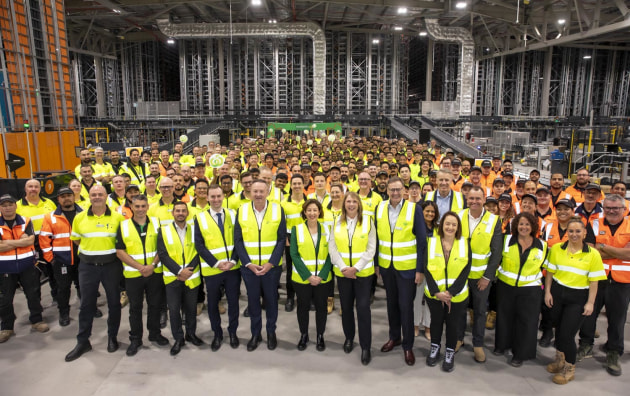 Woolworths has opened its new Regional Distribution Centre (RDC) in Western Sydney, joining the company’s National Distribution Centre (NDC) at the Moorebank Logistics Precinct, which was completed in November 2024.
Source: Woolworths