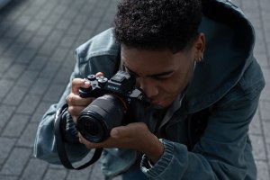 Sony announces $4,699 A7 V with partially-stacked 33MP sensor, 30fps