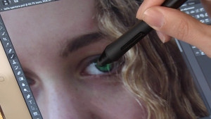 New App Turns iPad Into Graphics Tablet