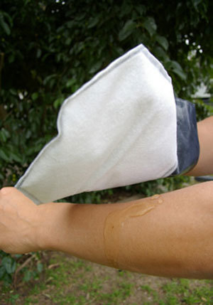 DSTO trials decontamination mitt from Enware