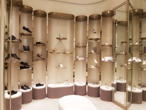  Jimmy Choo opens dual gender store