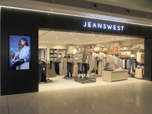 Jeanswest targets jetsetters 