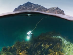 Video: This new underwater drone can dive to 150m deep