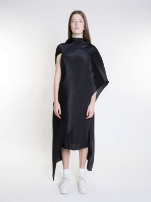 Luxury e-boutique launches
