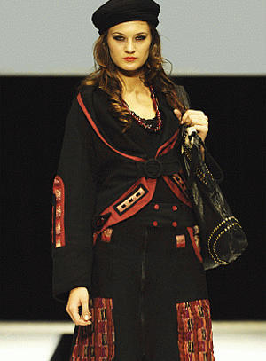 Orientique rings in changes