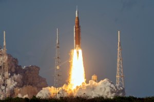 Northrop Grumman rocket boosters launch Artemis II