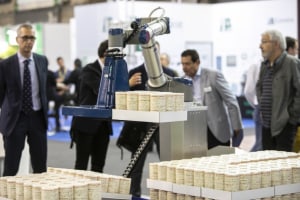 AUSPACK shines light on robotics and automation
