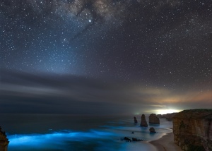 How I shot bioluminescence and the Milky Way together on the Great Ocean Road
