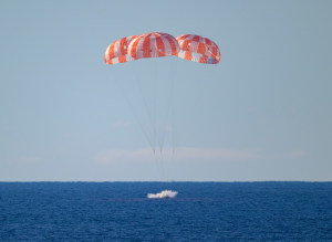 Artemis II mission splashes down