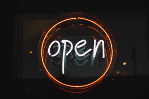 Retail to reopen as snap Victorian lockdown lifts 