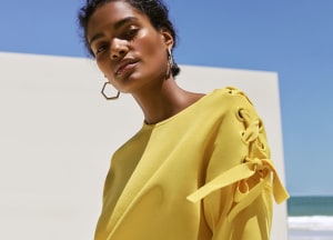 Karen Millen collapses in Australia