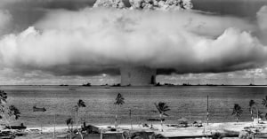 To get nukes, or not to get nukes