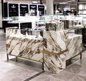 David Jones signs new concept