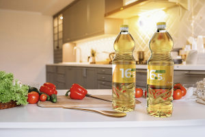 Sidel launches 20% lighter PET edible oil bottle