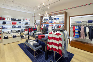 Tommy Hilfiger goes full price out west