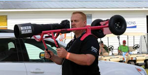 Guy gets sick of holding 800mm Nikon lens - makes his own lens holder