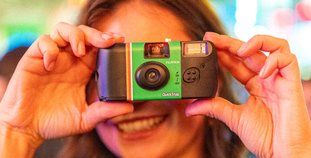 Fujifilmは、Quicksnap使い捨てカメラを起動します